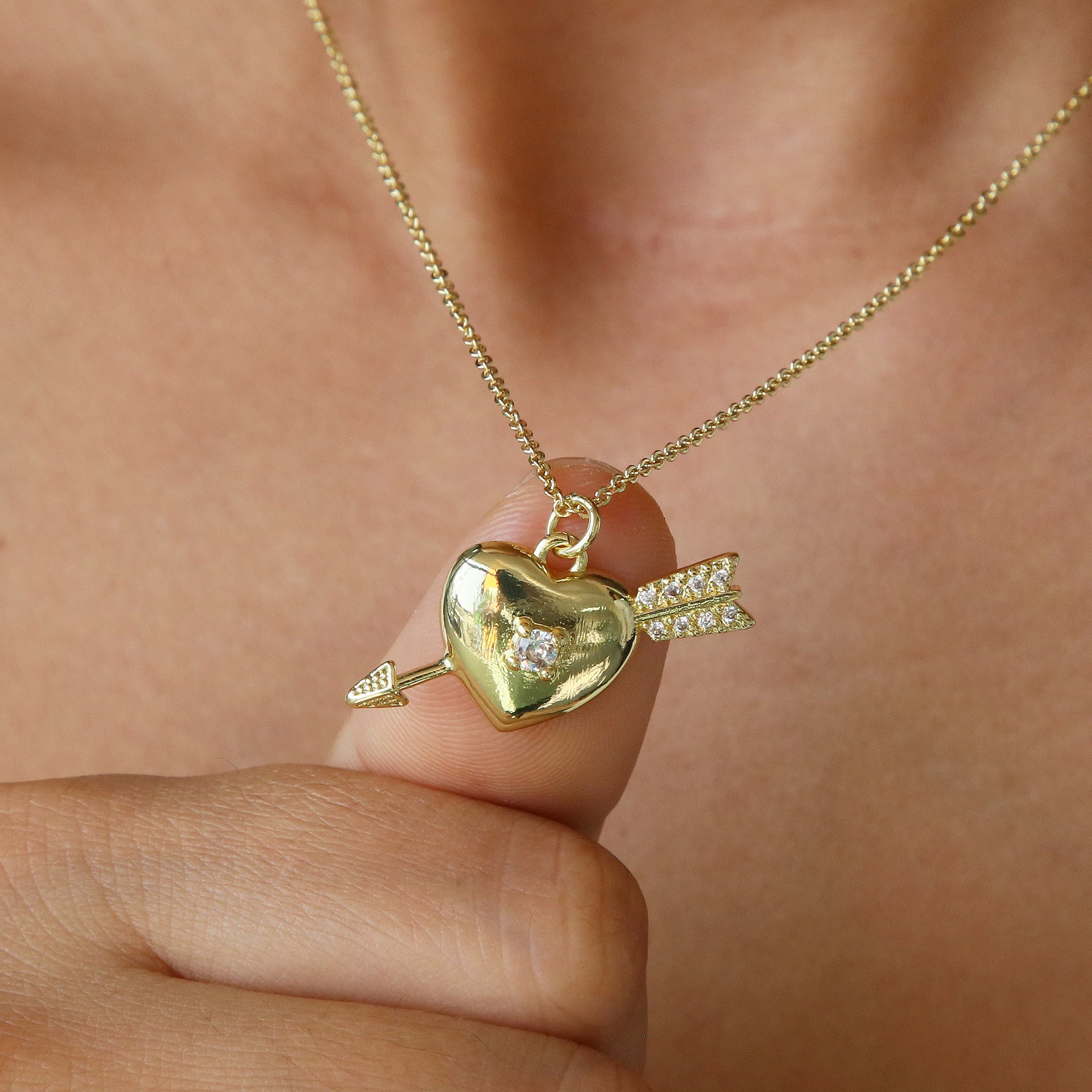 Heart-shaped Fashionable Delicate Clavicle-length Pendant Necklace Vera Lux