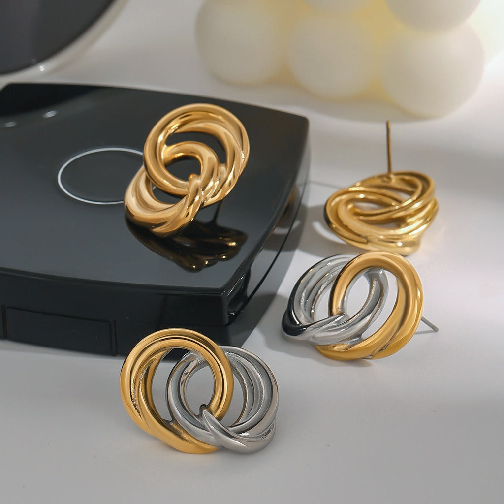 18K gold ring-shaped interlocking earrings with simple personality Vera Lux