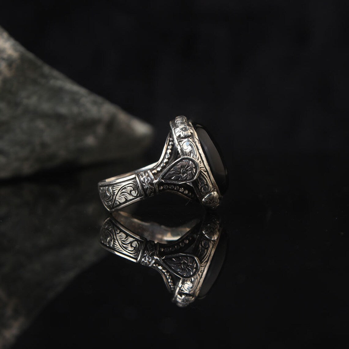 Fashionable Punk Carved Vintage Ring For Men With Black Gemstones Vera Lux