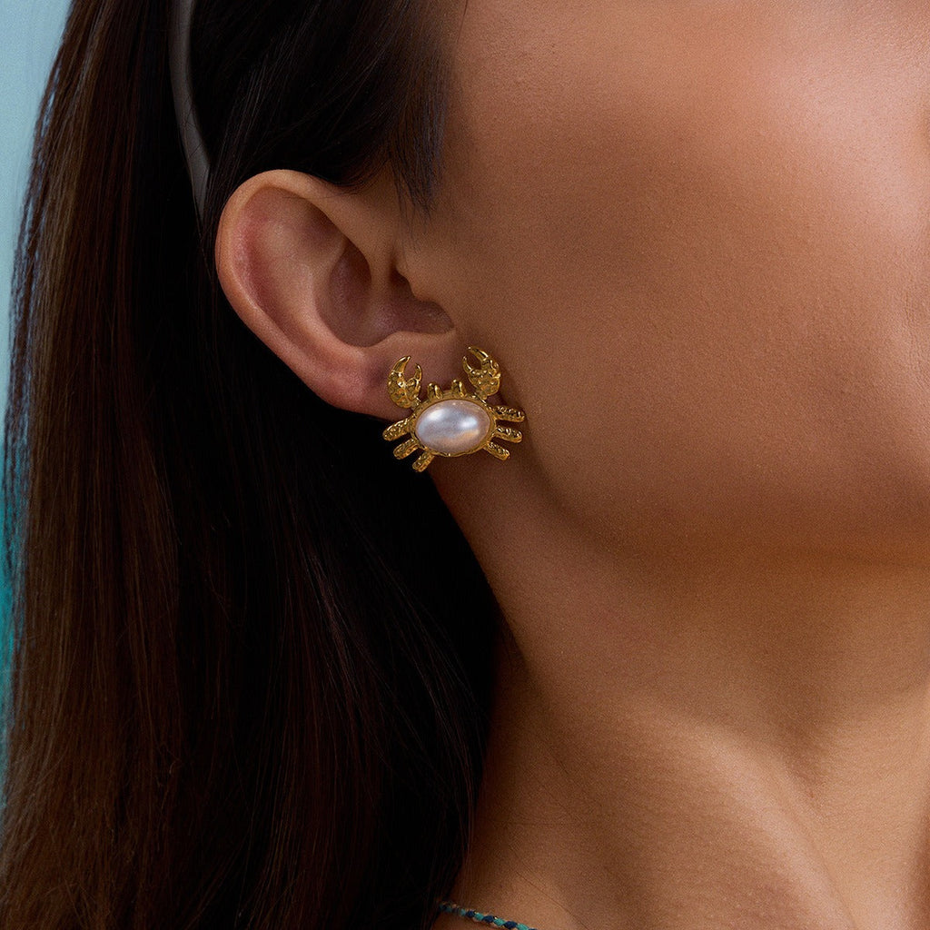 18K gold crab-shaped earrings inlaid with pearls, exquisite and unique design Vera Lux