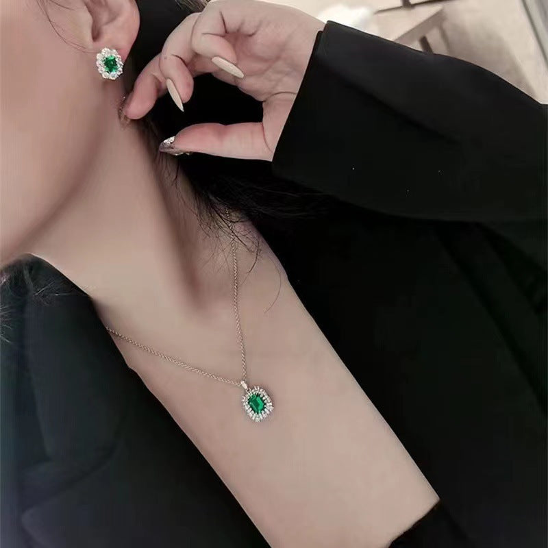 Ultra-shiny Elegant Emerald Set Ring For Women Vera Lux