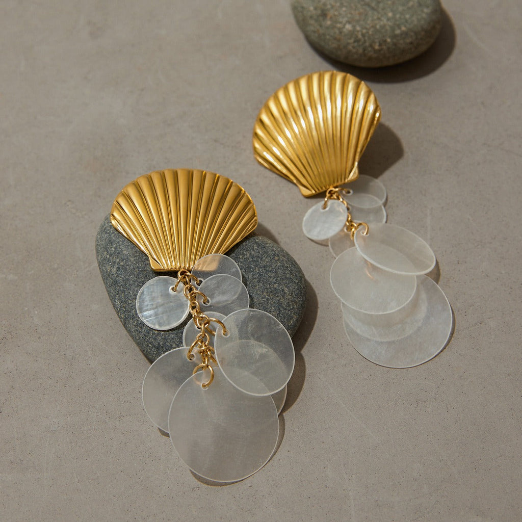 18K gold shell-shaped earrings with round tassel design Vera Lux
