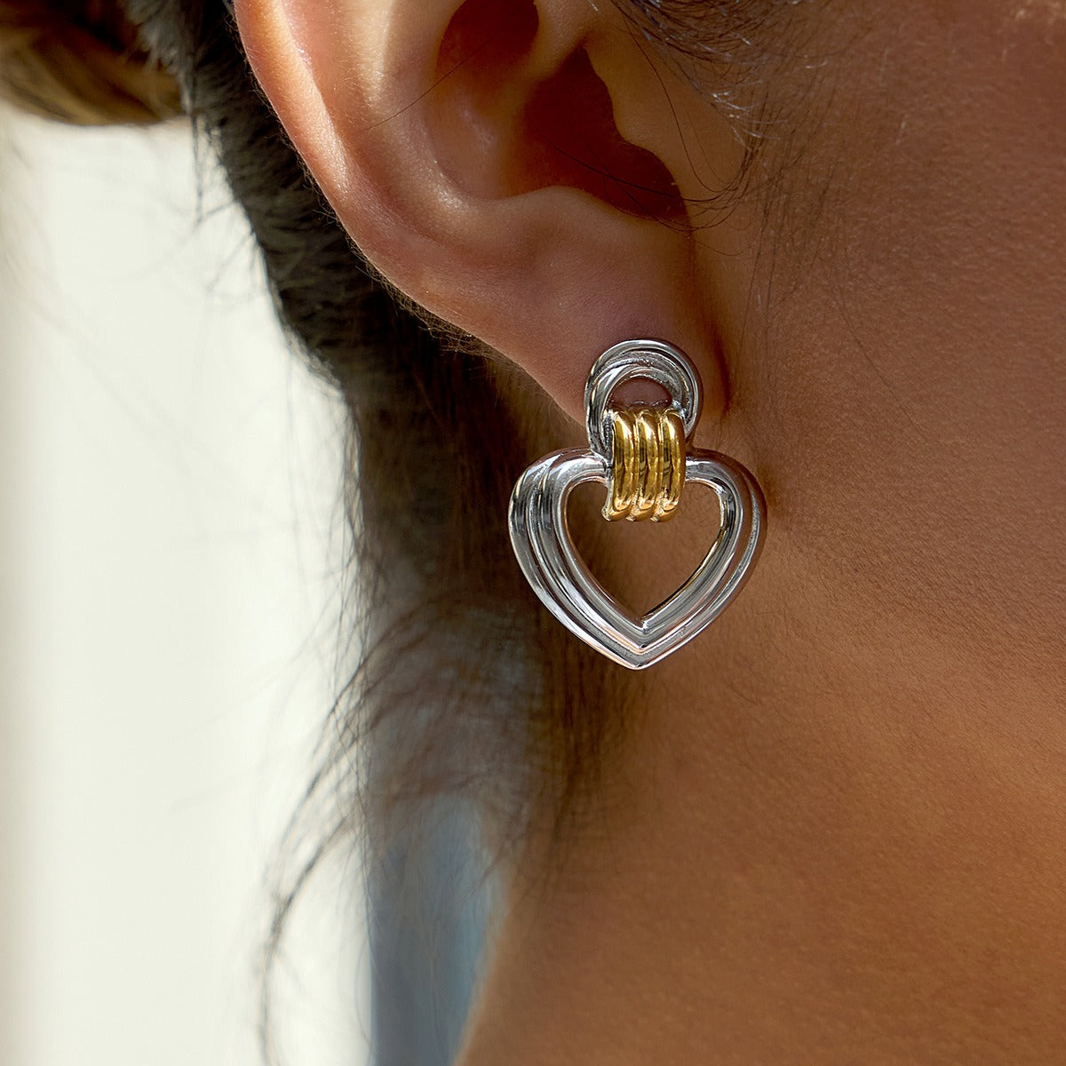 18K gold heart-shaped titanium steel stud earrings Vera Lux