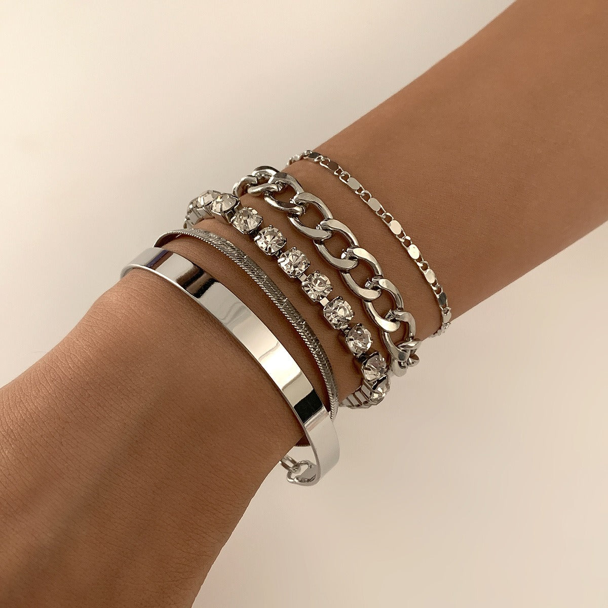18k gold retro trend snake bone chain diamond bracelet Vera Lux