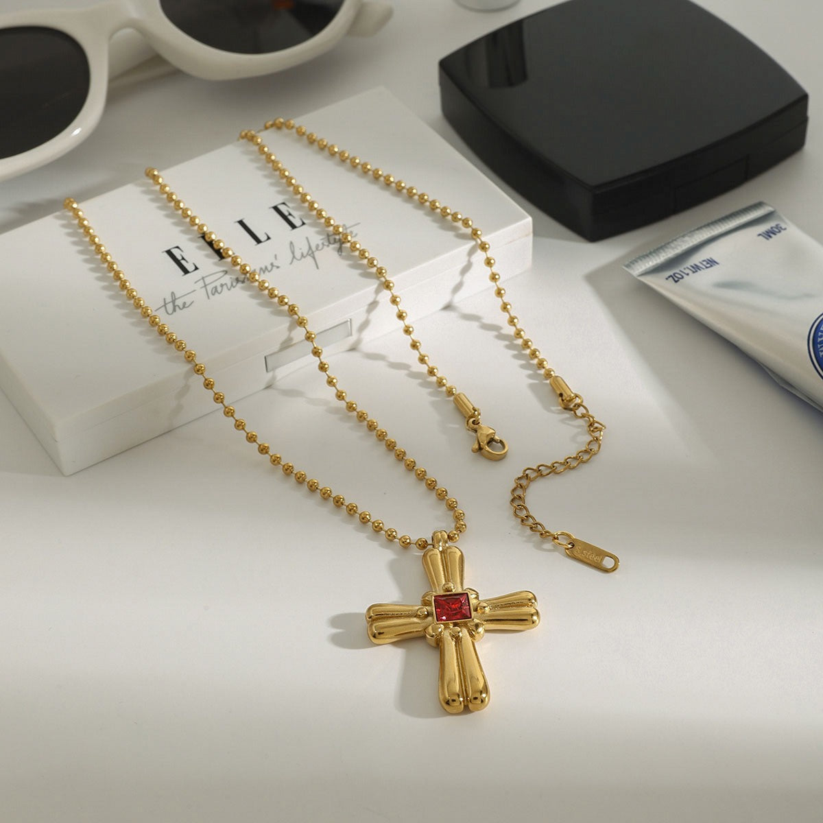 18K Gold Cross Design Beautiful Dazzling Necklace Vera Lux