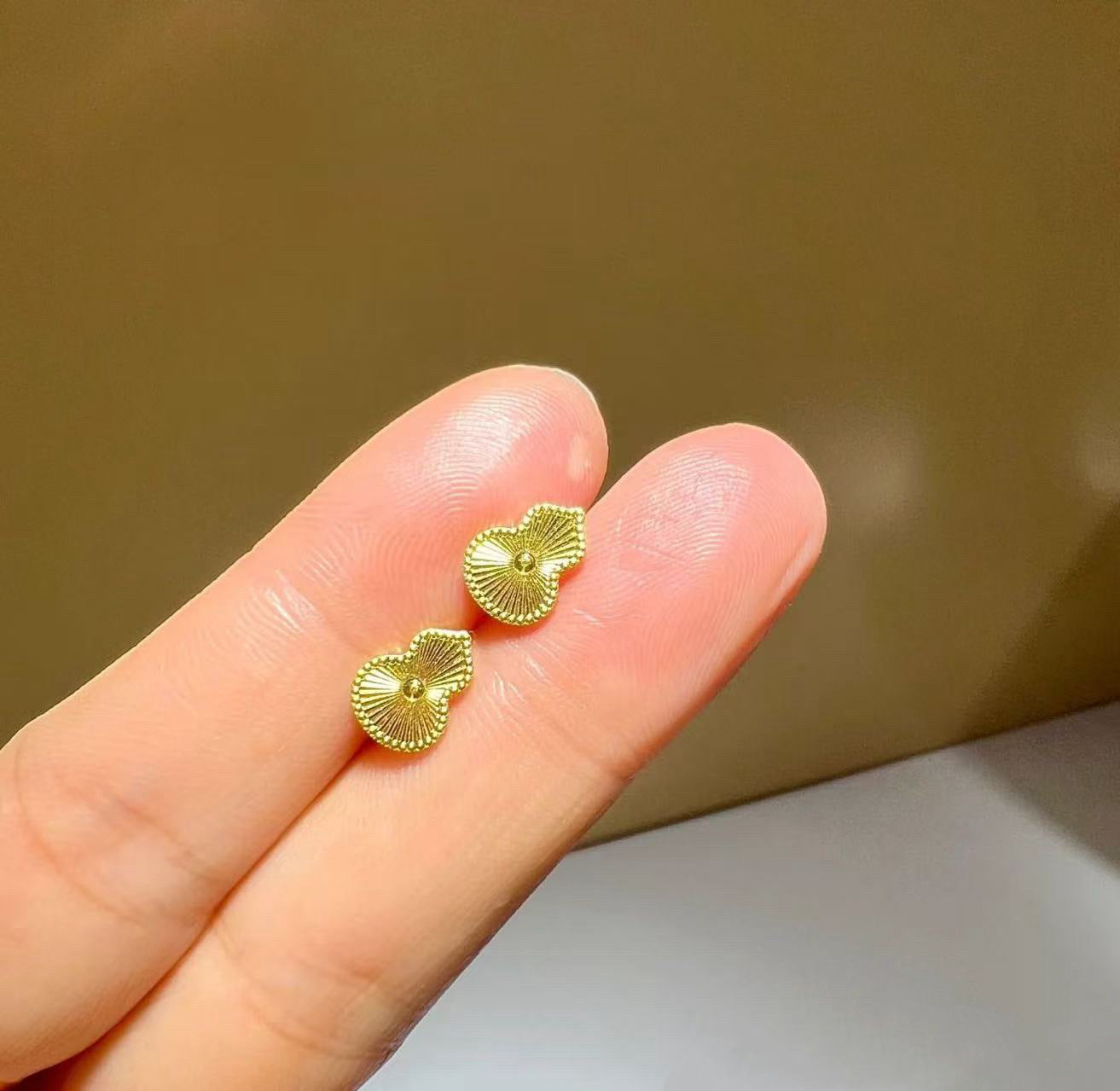Gold Plated Mini Heart Stud Earrings Ins Popular Niche Jewelry For Women Daily Wear Vera Lux