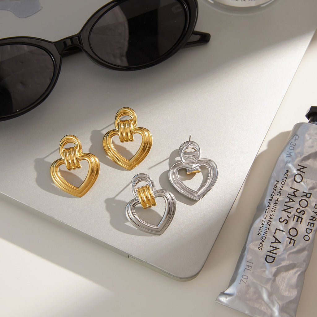 18K gold heart-shaped titanium steel stud earrings Vera Lux
