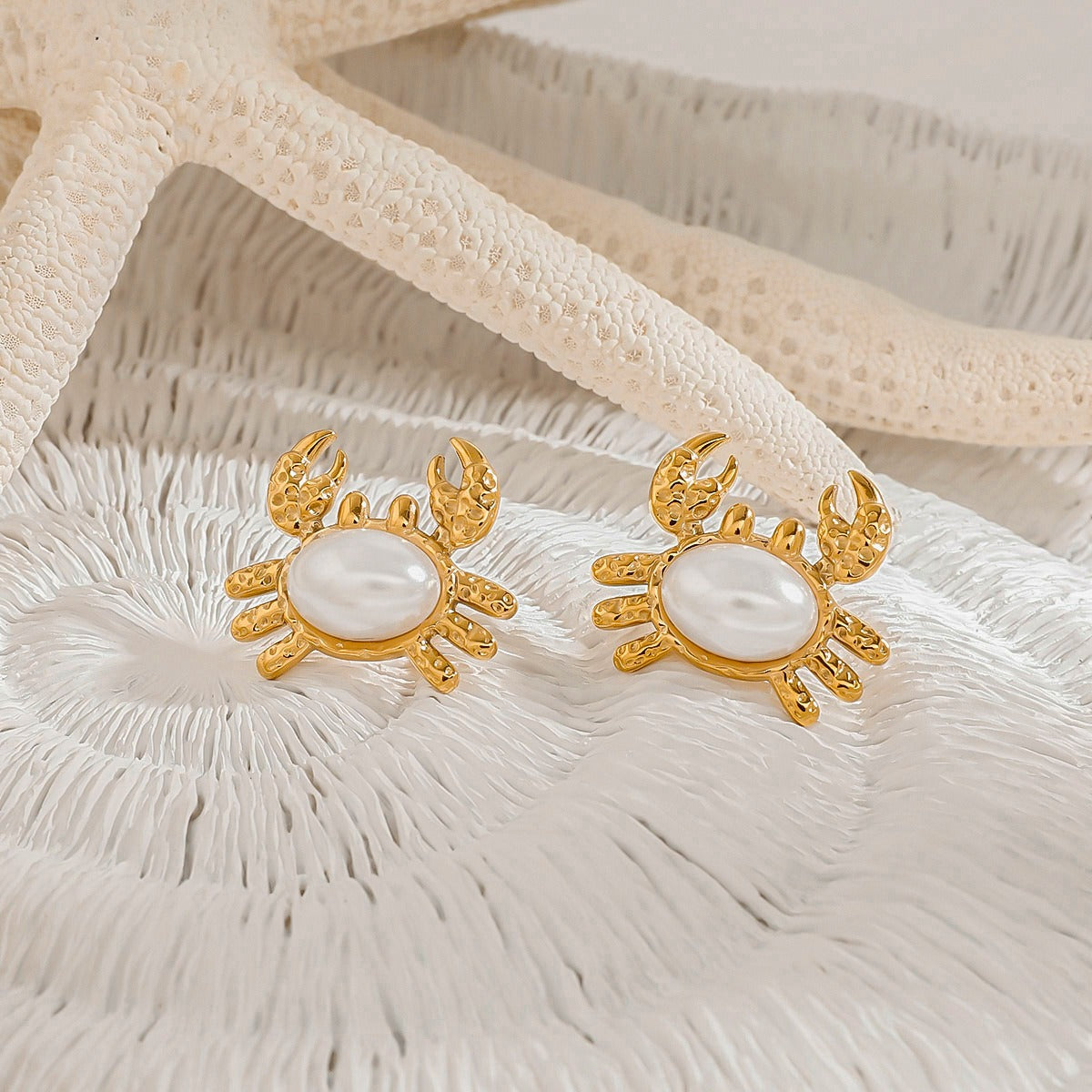 18K gold crab-shaped earrings inlaid with pearls, exquisite and unique design Vera Lux