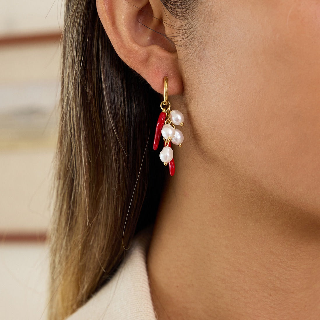 18K gold lightweight luxury and high-end chili pepper and pearl earrings Vera Lux