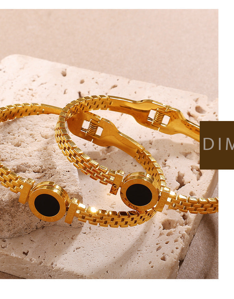 Fashionable, Versatile, Exclusive And Exquisite Wrist Accessory With Unique Style And Light Luxury. Gold Roman Numeral Black Surface Decorative Clasp Bracelet. Vera Lux