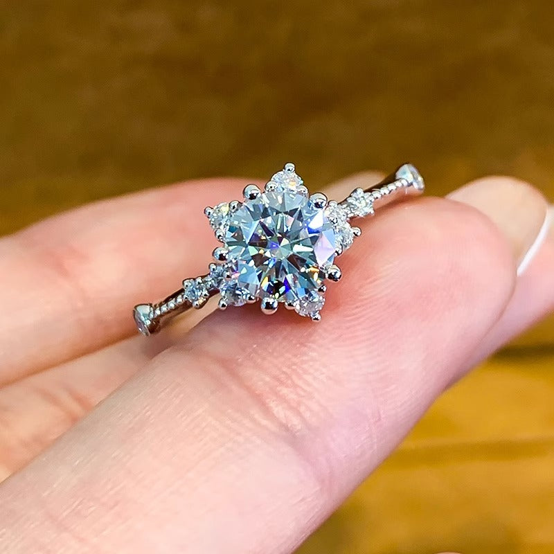 Starry Six-Prong Snowflake High-End Ring For Women Vera Lux