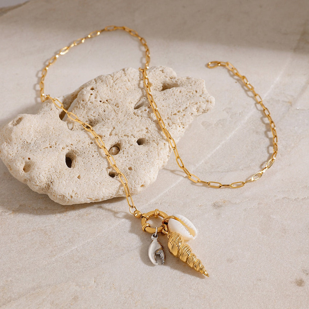 18K Gold Conch Shaped Fashion Necklace Vera Lux