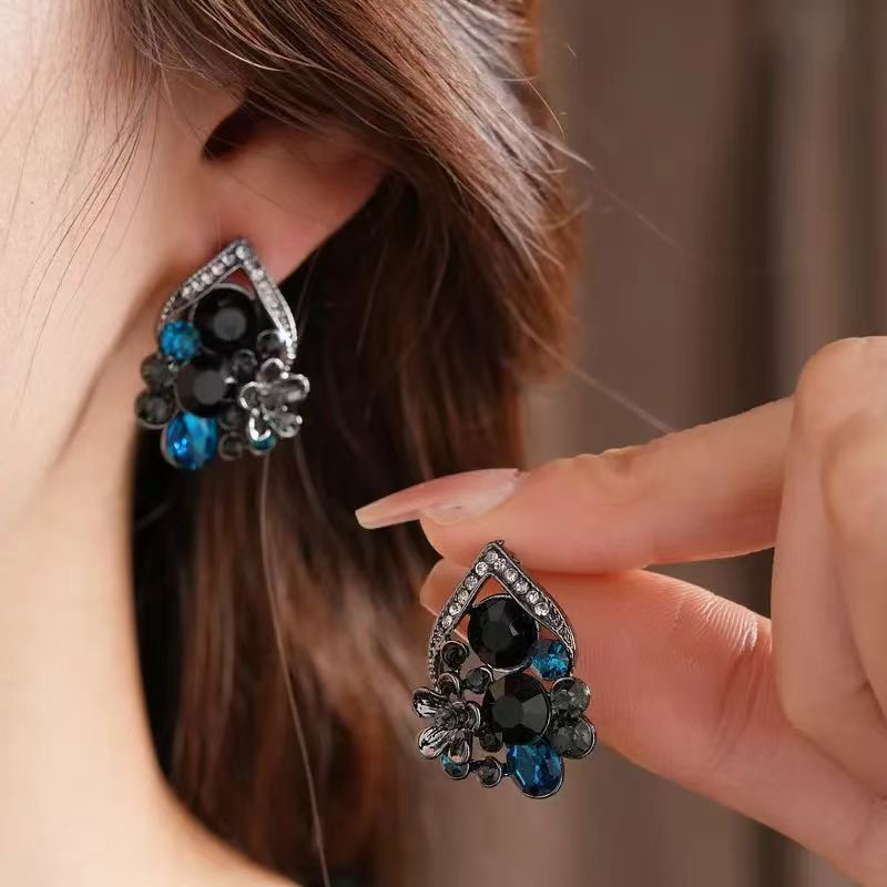 French Retro Square Earrings, Metal Enamel 3D Art Design, Light Luxury Niche Studs Vera Lux