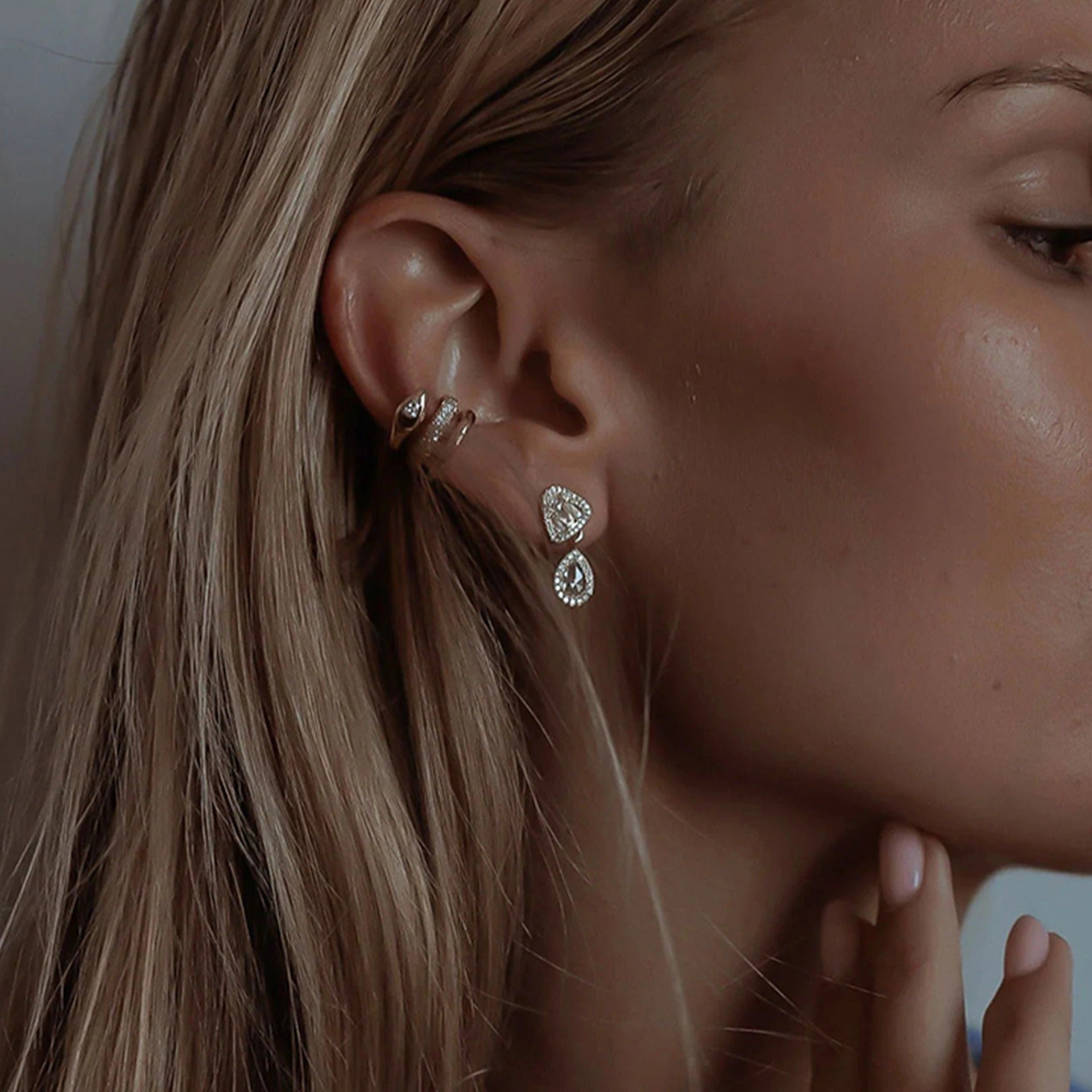 18K gold geometric diamond earrings with exquisite design Vera Lux