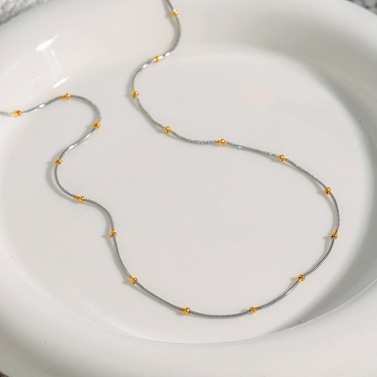 18K gold round beads with gold and silver color matching design personalized fashion necklace Vera Lux