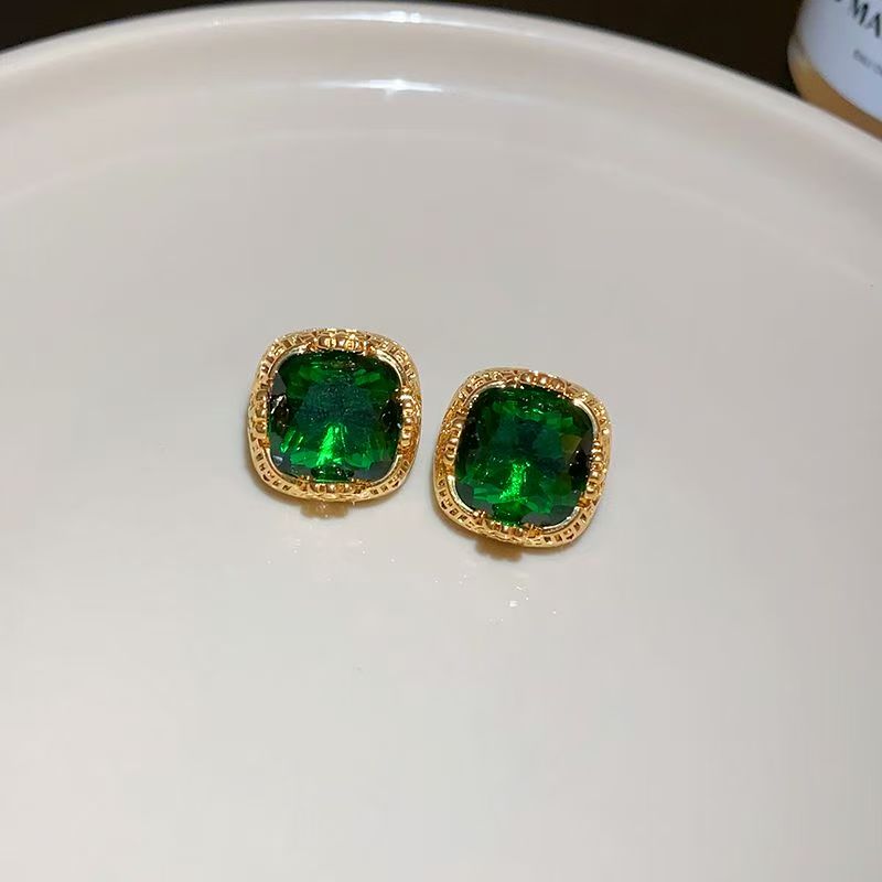 Silver Post Emerald Stud Earrings, Light Luxury Niche Unique Design, 2026 Hot Elegant Ear Jewelry Vera Lux