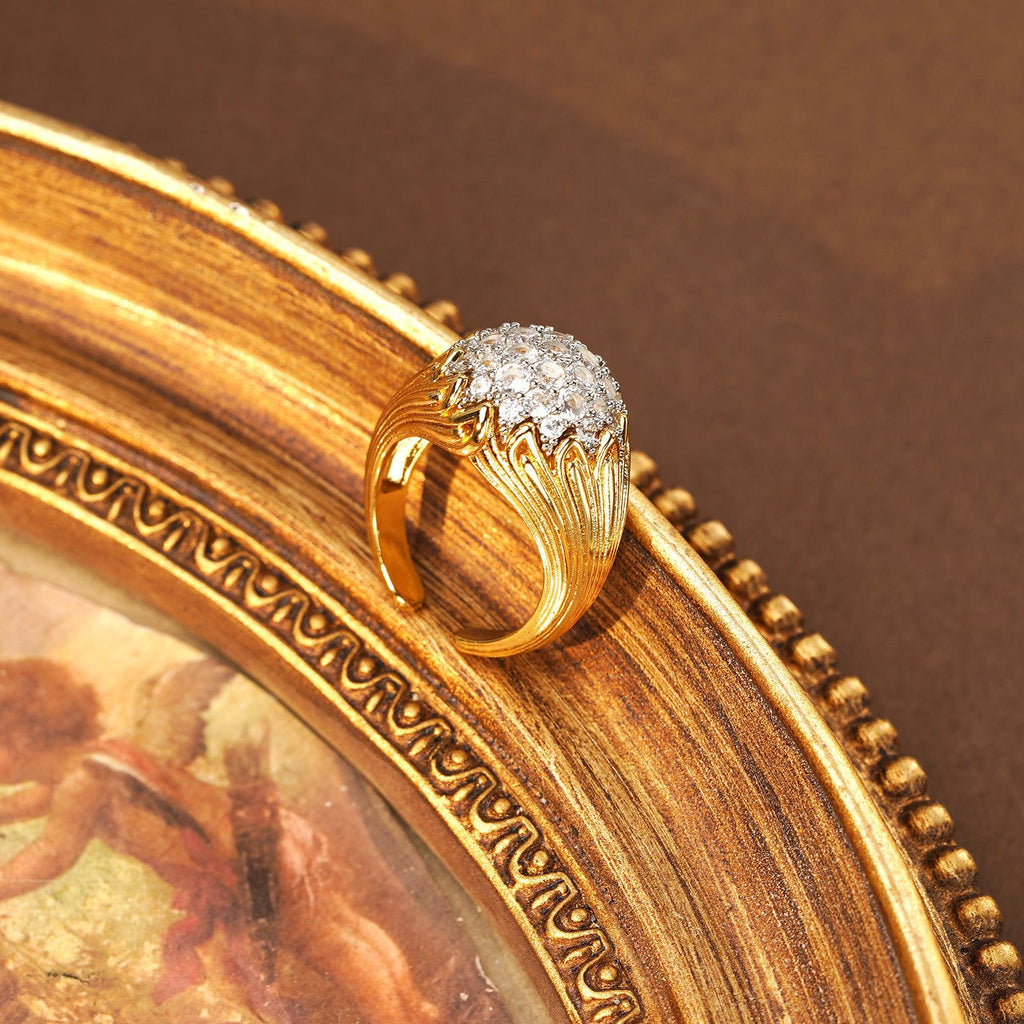Fashionable Vintage Diamond-Encrusted Elegant Ring Vera Lux