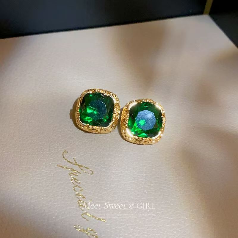 Silver Post Emerald Stud Earrings, Light Luxury Niche Unique Design, 2026 Hot Elegant Ear Jewelry Vera Lux
