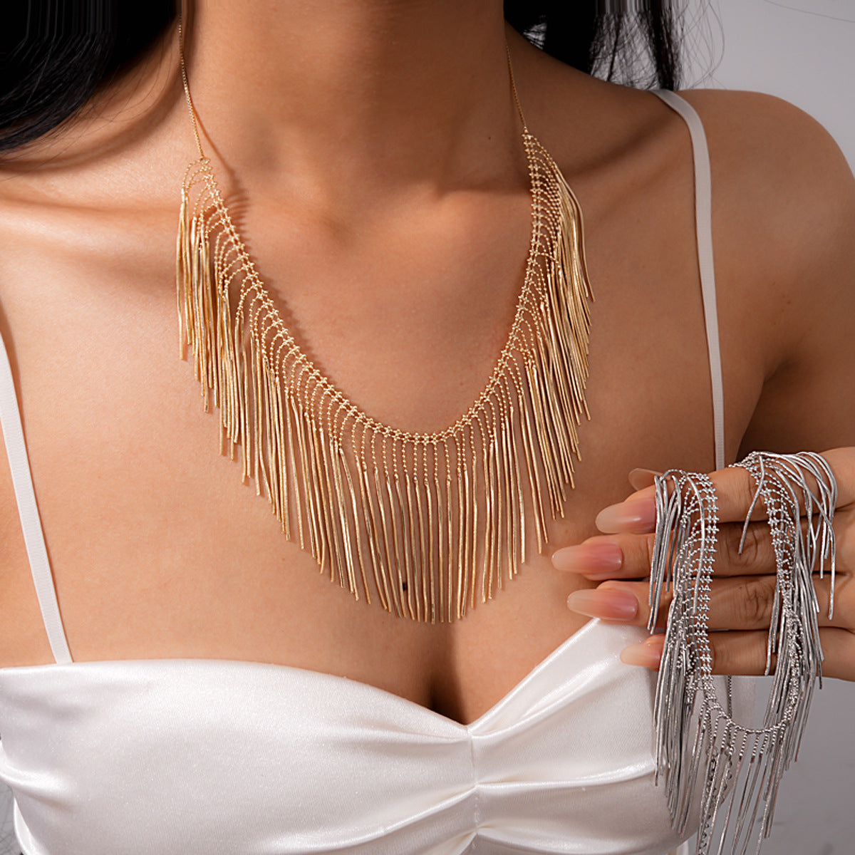 Fashionable Metal Tassel Necklace Vera Lux