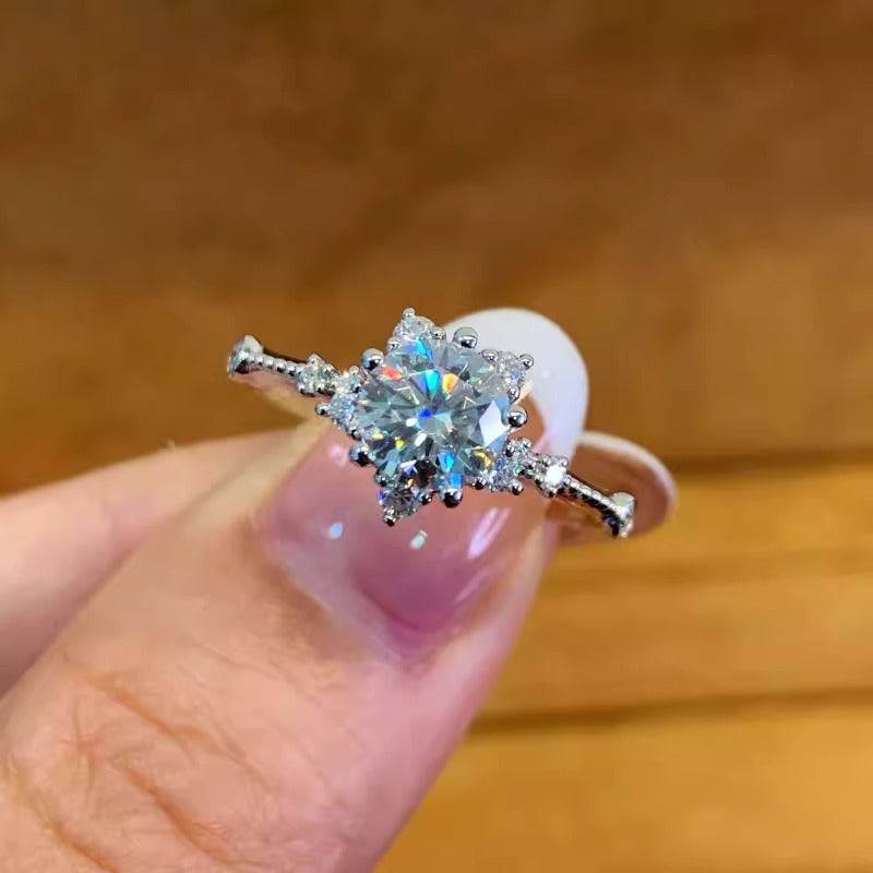 Starry Six-Prong Snowflake High-End Ring For Women Vera Lux