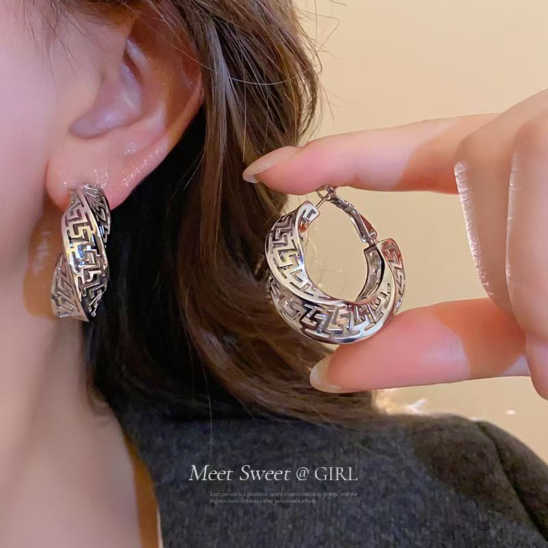 Silver Needle Twisted Hollow Hoop Earrings, European American Style, Unique Niche High-end Ear Jewelry For Women Vera Lux