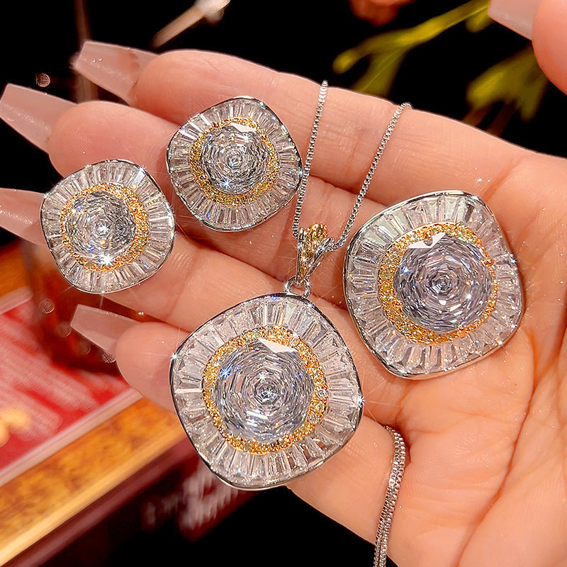 AutumnWinter New Arrival Hua Bi Jewelry Copper Base Gold-Plated Necklace Vera Lux