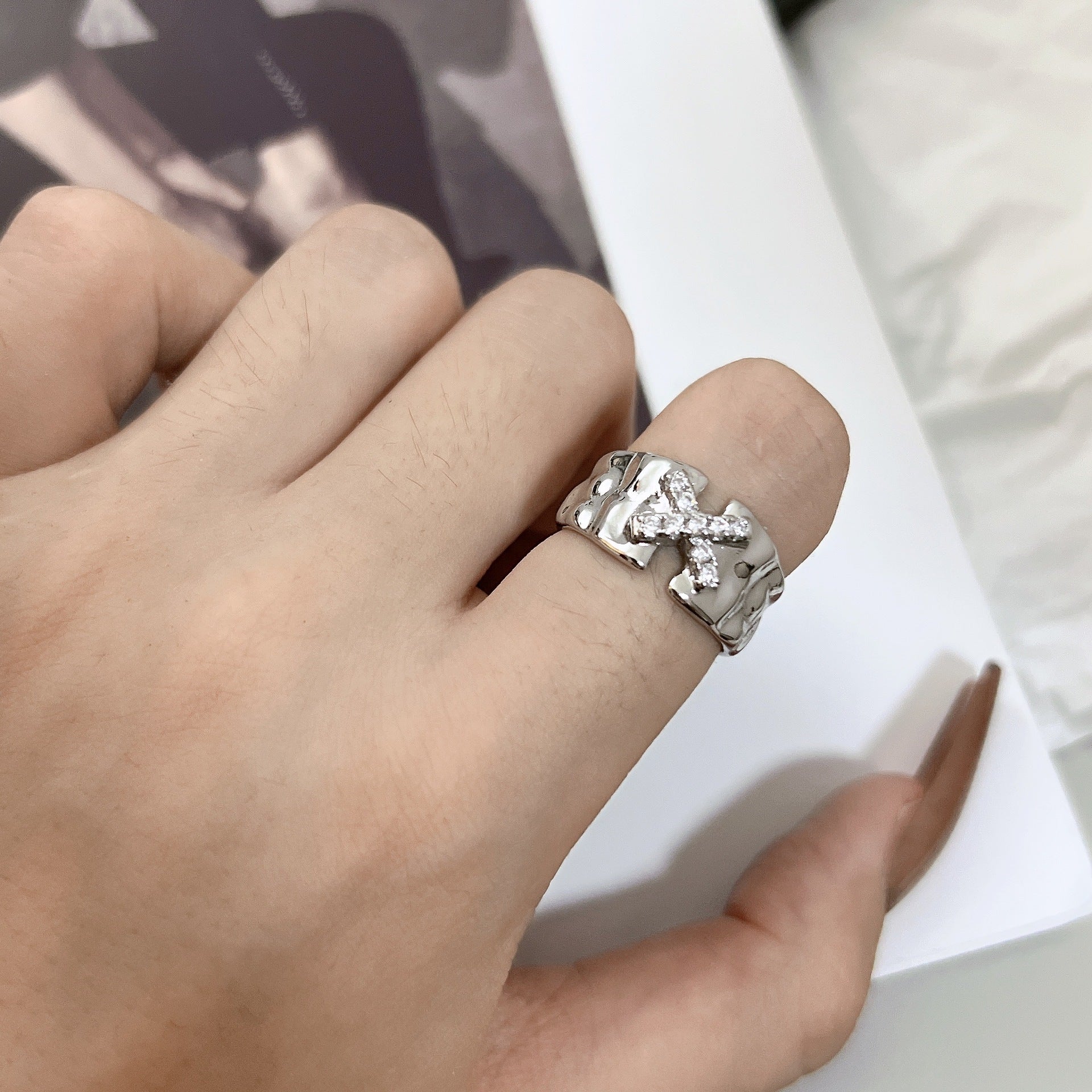 Niche Design Star Couple Rings, Korean INS Style, Zircon Inlaid Letter Texture Ring, Fashion Personality Ring For Men Vera Lux