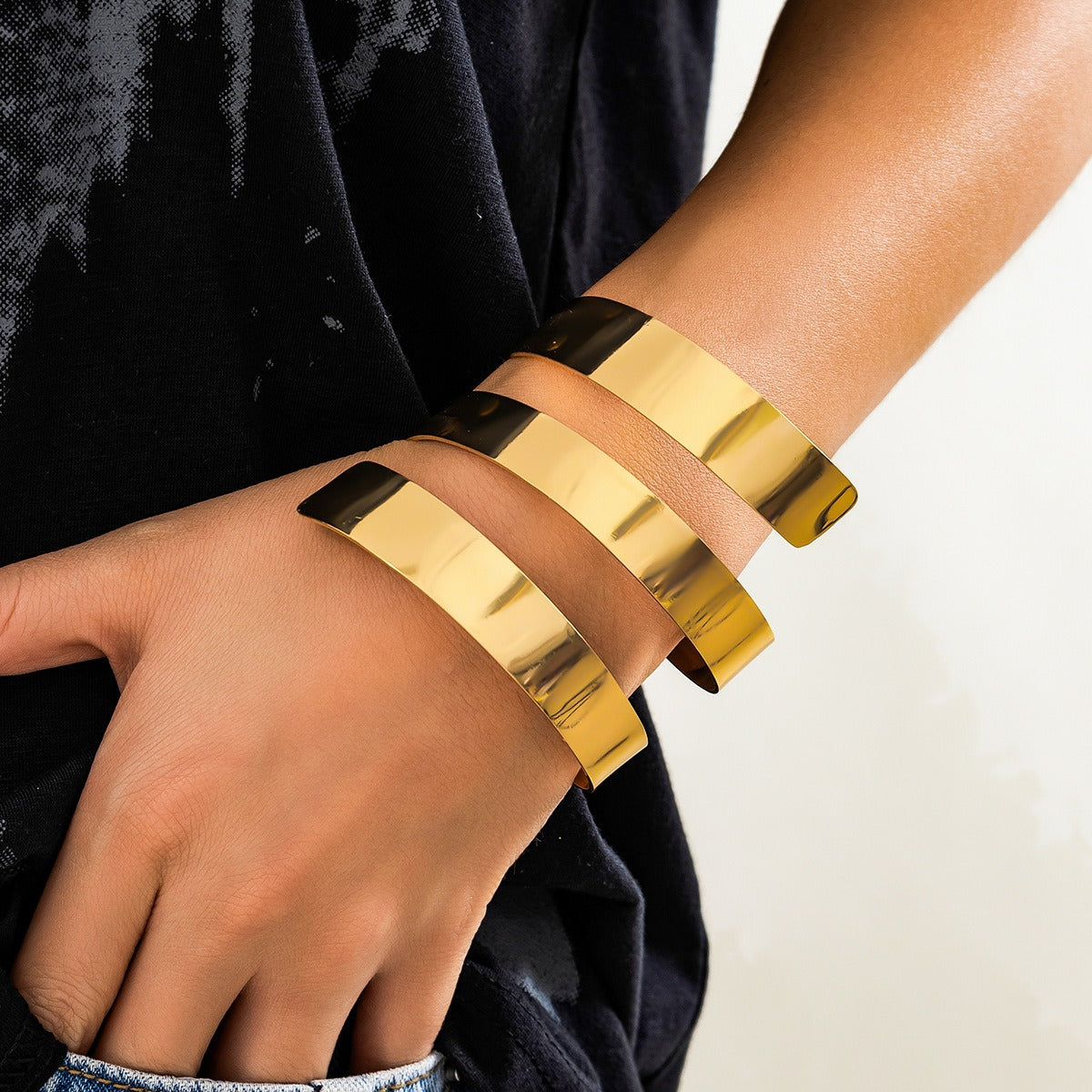18k gold vintage bracelet wide-edge geometric punk style open bracelet Vera Lux