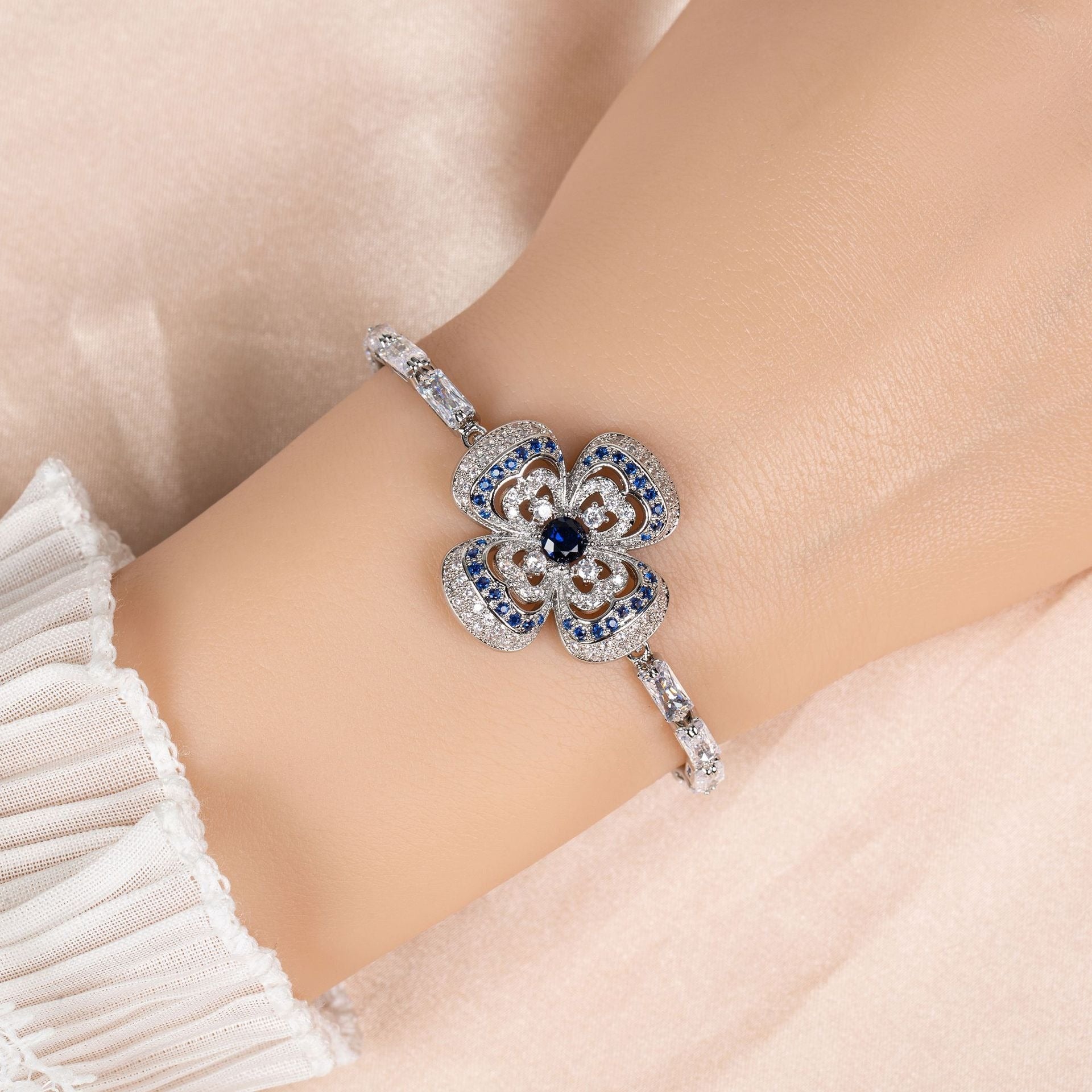 S925 Silver Openwork Four-Leaf Clover Bracelet Vera Lux