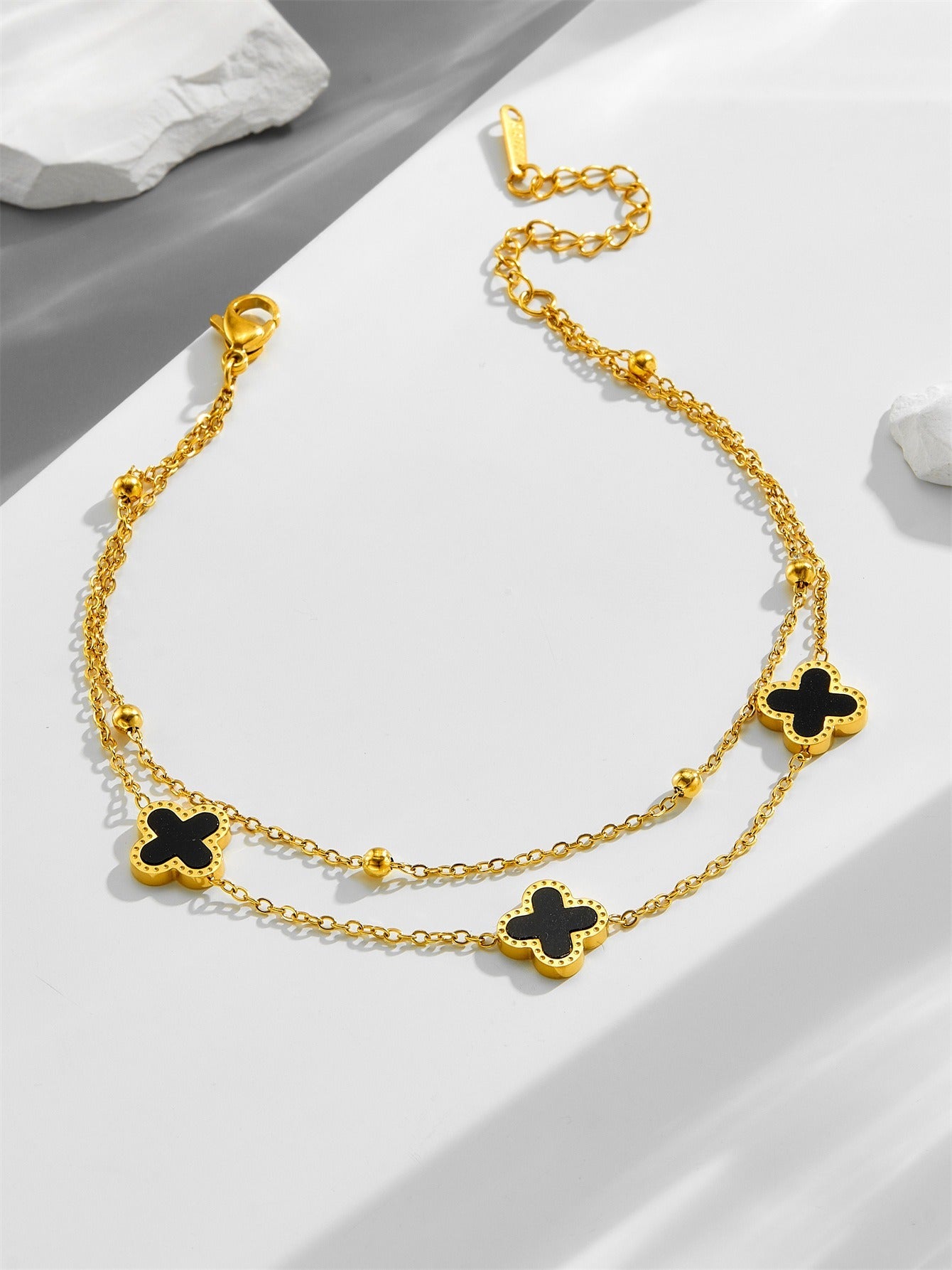 18k gold light luxury exquisite four-leaf clover bracelet Vera Lux