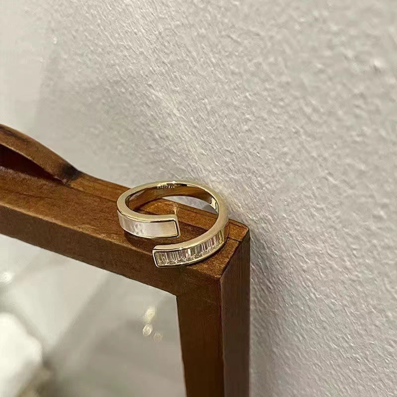 Women's Ring With High-End & Unique Design, Cold Minimalist Style, Japanese Light Luxury, European  American INS Trend, Emerald Ring Vera Lux