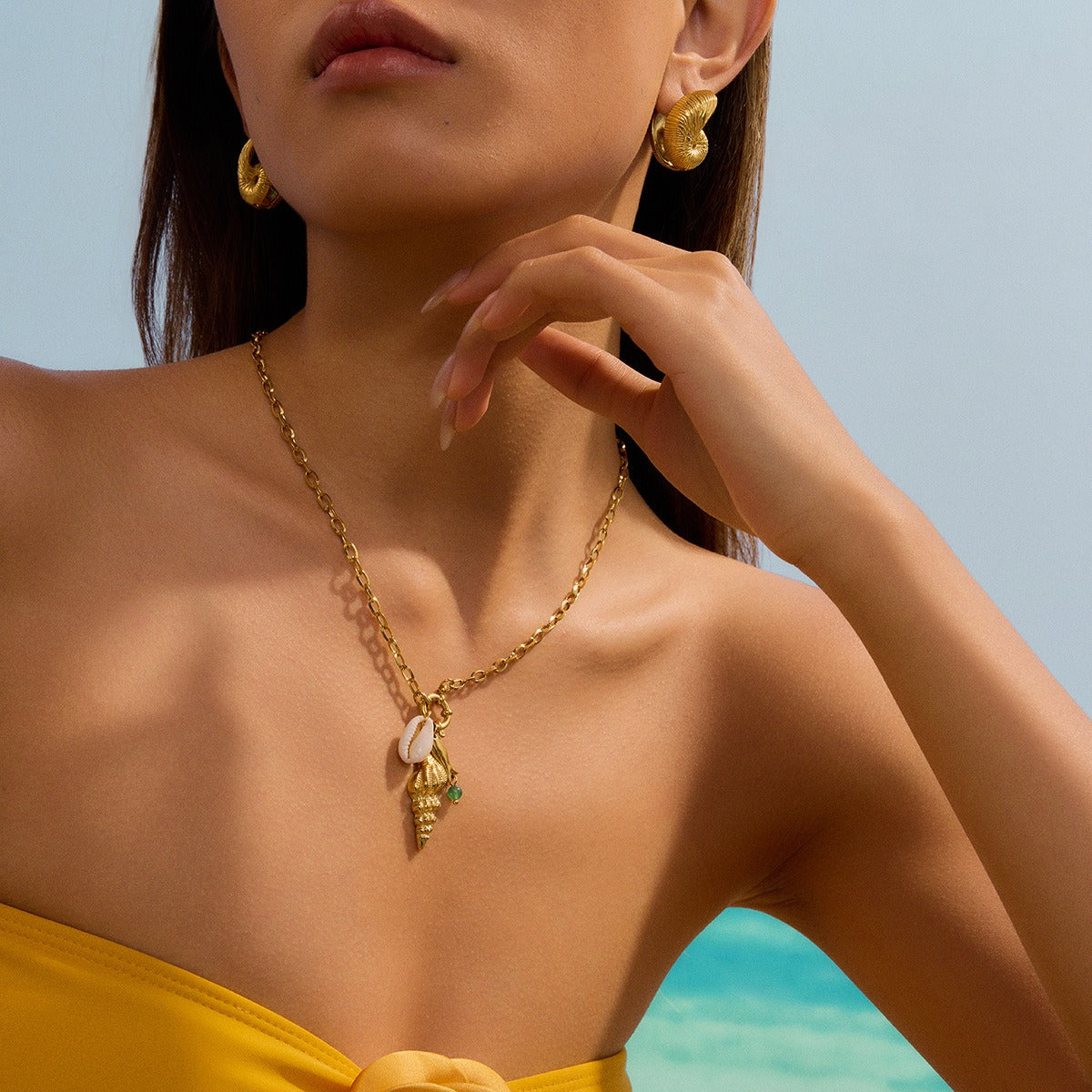 18K Gold Conch Shape Textured Beach Style Necklace Vera Lux
