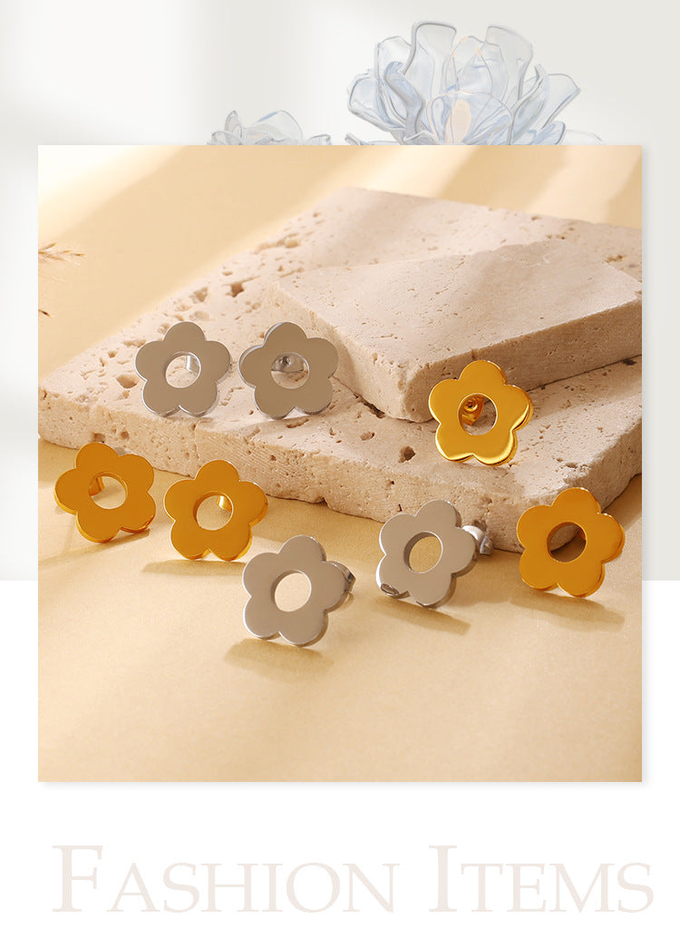 Fresh And Sweet, Versatile And Elegant, Smooth Surface Flower Stud Earrings For Women, Made Of Stainless Steel, Featuring A Unique And Niche Style, Suitable For Daily Wear. Vera Lux