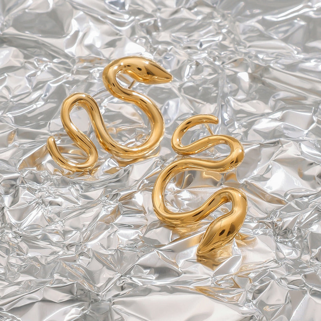 18K gold snake-shaped design trendy and personalized earrings Vera Lux
