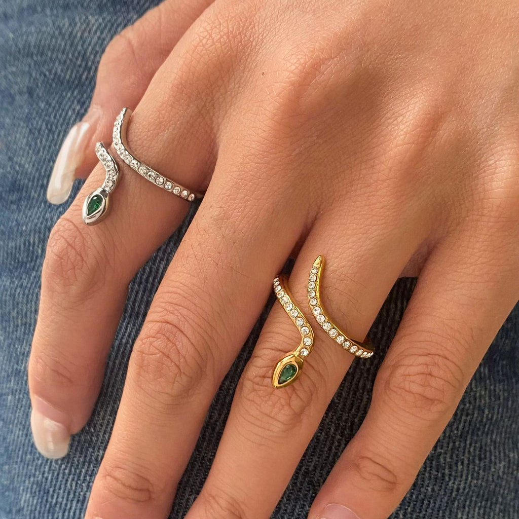 18K gold and titanium steel snake ring Vera Lux