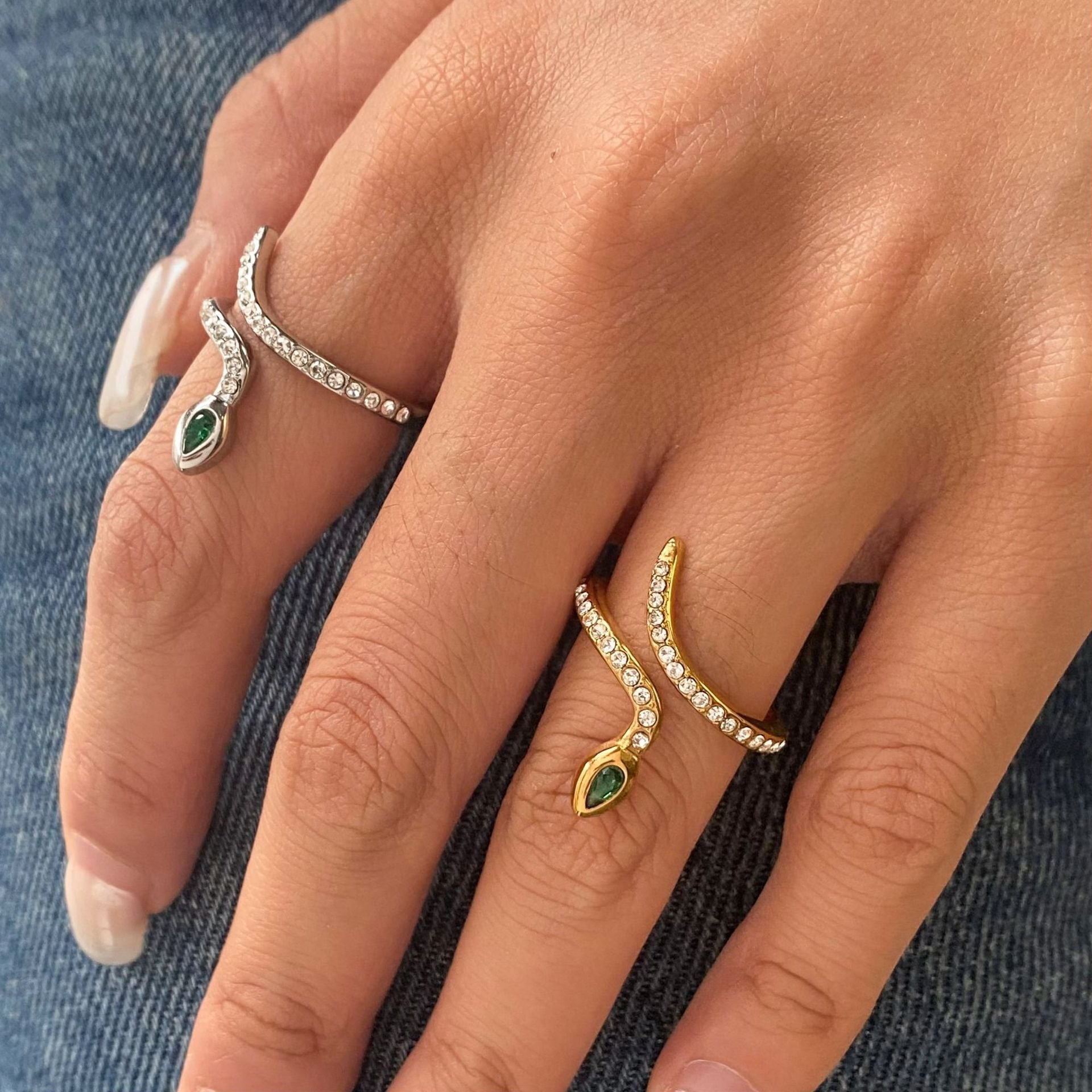 18K gold and titanium steel snake ring Vera Lux