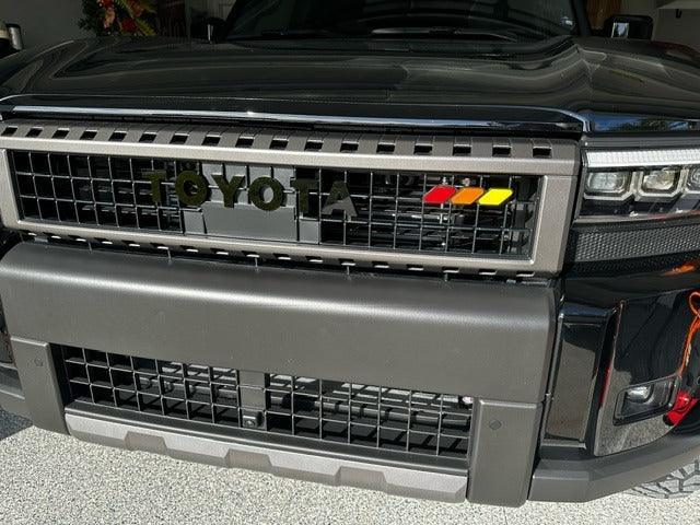TOYOTA Front Grille Emblem Kit - 2024+ Land Cruiser / 07-14 FJ Cruiser StickerFab