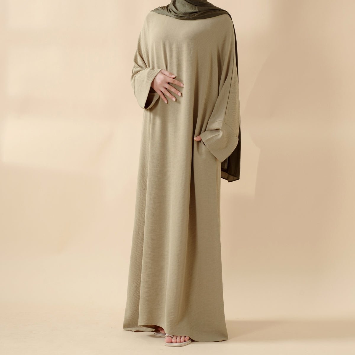 Simple Vintage Pleated Abaya (MA042) Mariam's Collection